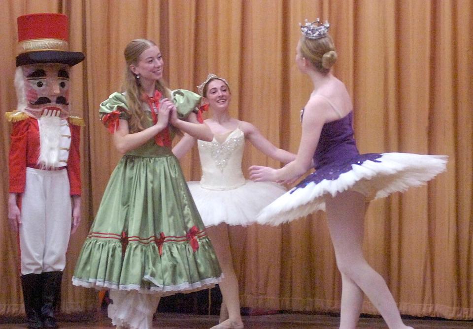 The Ashland Regional Ballet performs during "The Nutcracker" family literacy night at Edison Elementary Tuesday.