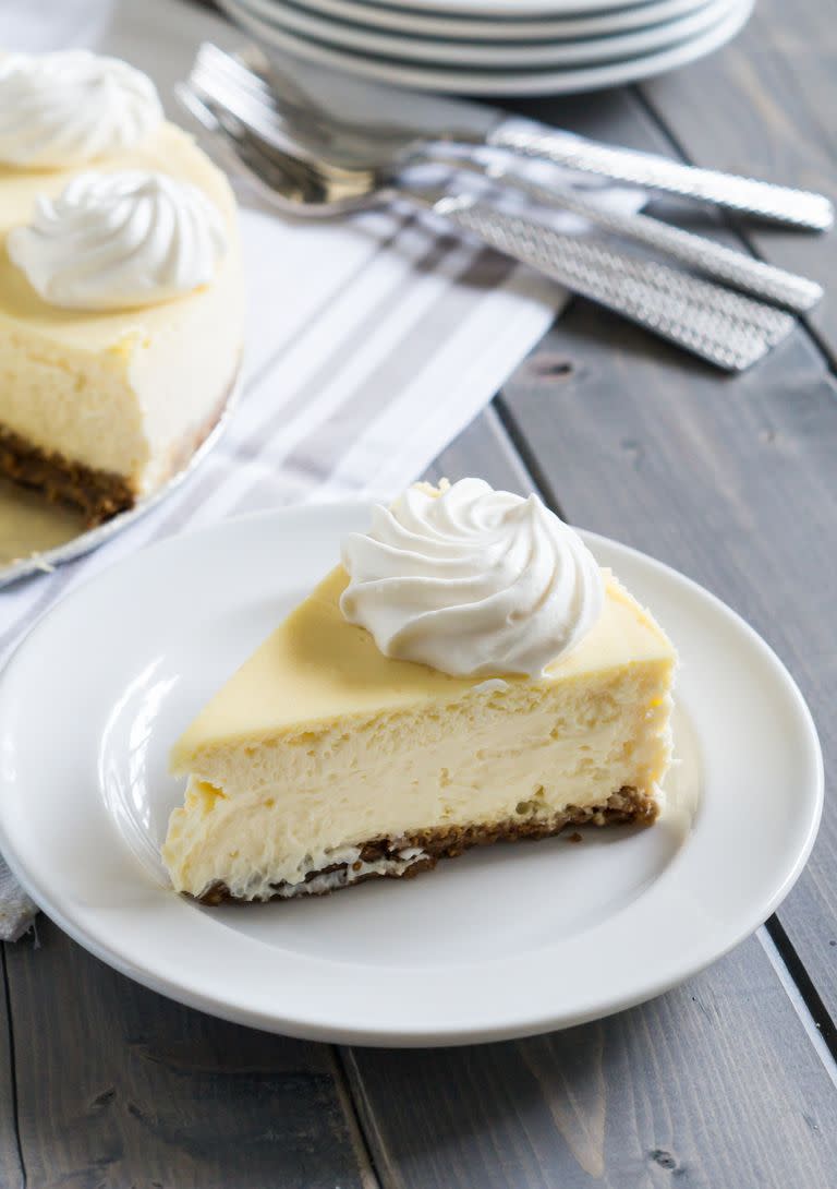 Classic Cheesecake with Gingersnap Crust