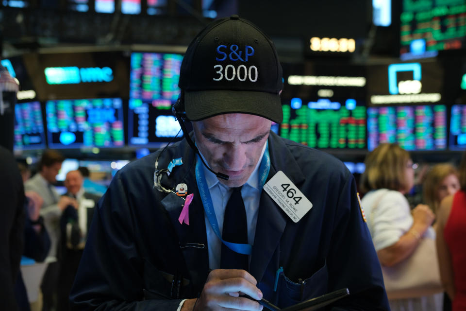 NEW YORK, NEW YORK - JULY 10: Traders work on the floor of the New York Stock Exchange (NYSE) on July 10, 2019 in New York City. Following remarks from Federal Reserve Chairman Jerome Powell about a possible rate cut, the Dow rallied on Wednesday and the S&P 500 crossed 3,000 points for the first time ever. (Photo by Spencer Platt/Getty Images)