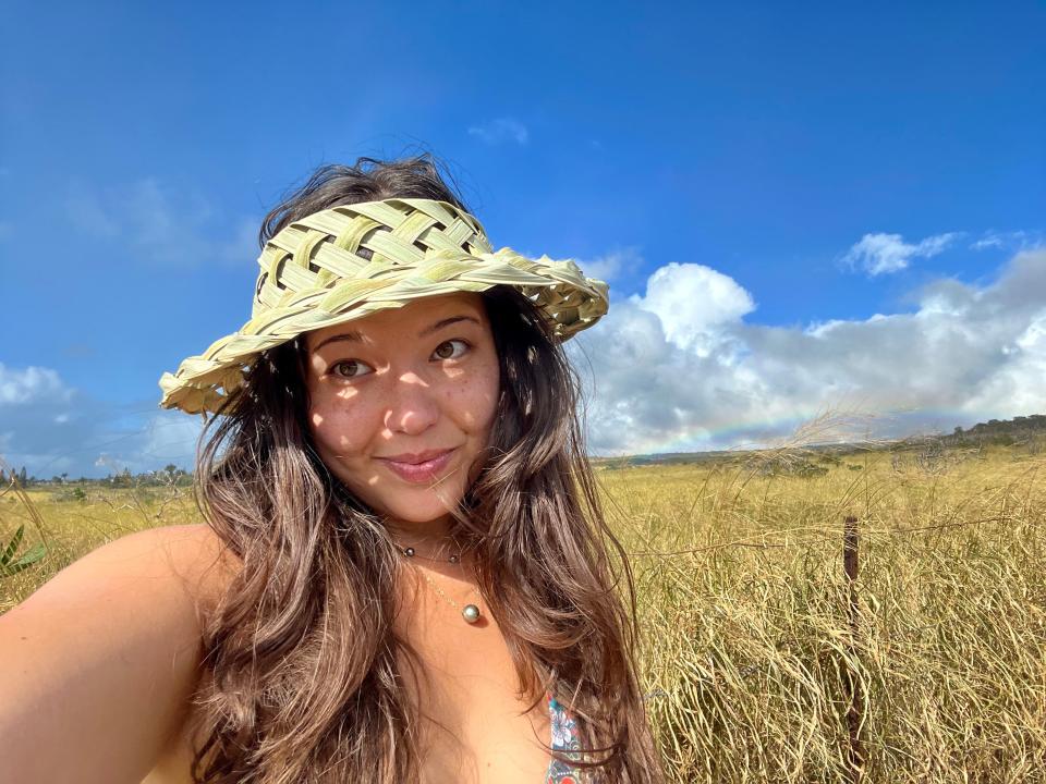Ashley Probst selfie in hawaiian field