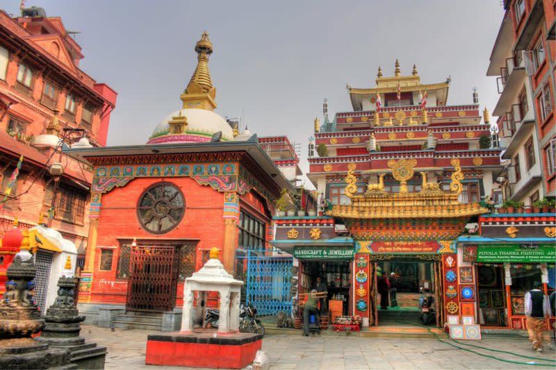 <b>4. Kathmandu</b><br><br> Fondata nel 723 d.C, questa città è diventata capitale del Nepal nel 1768. Se vi affascina il mondo induista, e non vi spaventa il <b>disordine urbanistico</b> figlio della conglomerazione di villaggi piccoli e grandi, la capitale nepalese fa per voi: è la quarta città più economica del mondo, con uno score di 50 punti.
