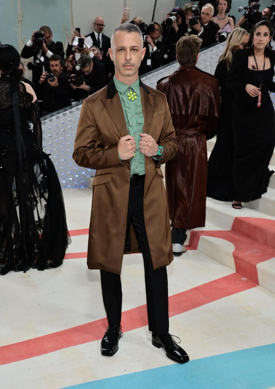 Jeremy Strong attends the 2023 Met Gala.