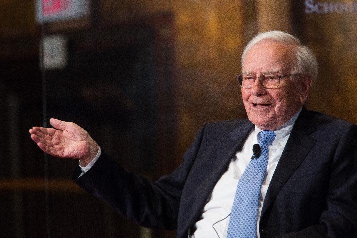 Die Investmentgesellschaft Berkshire Hathaway machte Warren Buffett zu einem der reichsten Menschen der Welt. 2014 konnte der Börsenwert um fast 40 Prozent auf gute 294 Milliarden Euro gesteigert werden. Die entsprechende Aktie kostet 226.500 US-Dollar und ist damit eines der teuersten Wertpapiere.