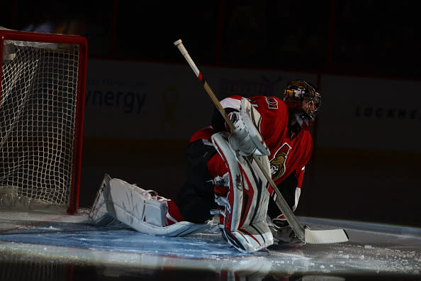 OTTAWA, ON - NOVEMBER 01: Ottawa Senators Goalie Craig Anderson (41) being introduced prior to a game between the Hurricanes and Senators on November 1, 2016, at Canadian Tire Centre in Ottawa, ON. (Photo by Jay Kopinski/Icon Sportswire via Getty Images)