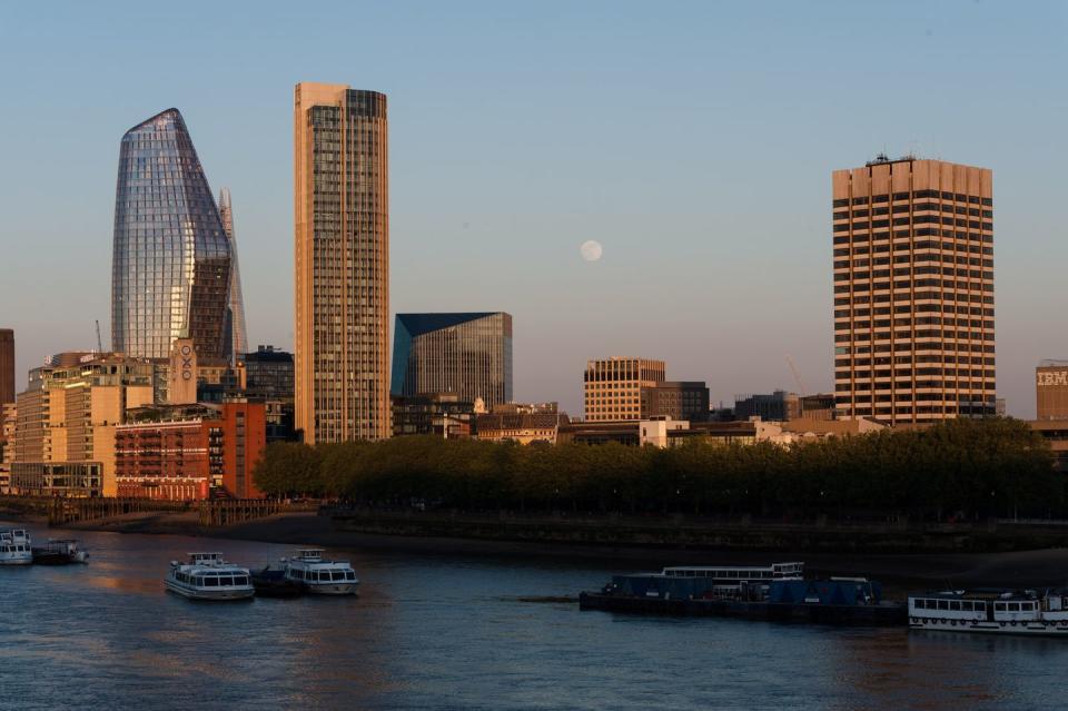 final supermoon of 2020   mays super flower moon, london