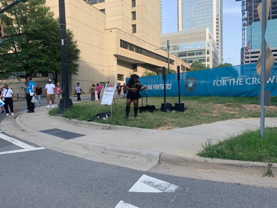 Multiple musicians were playing right outside of Bank of America stadium Wednesday evening as concertgoers arrived for the Renaissance World Tour. 