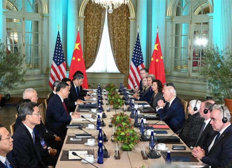 在APEC峰會期間，美國總統拜登與中國國家主席習近平會晤後，雙方宣布同意恢復高層軍事會談並重新開通總統熱線。