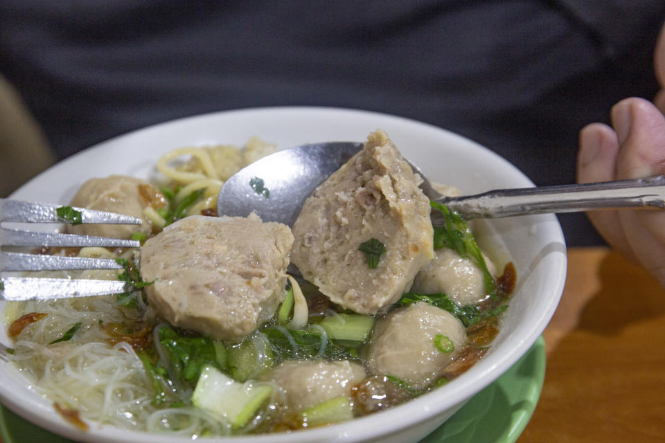 Batam food places - Bakso zoom