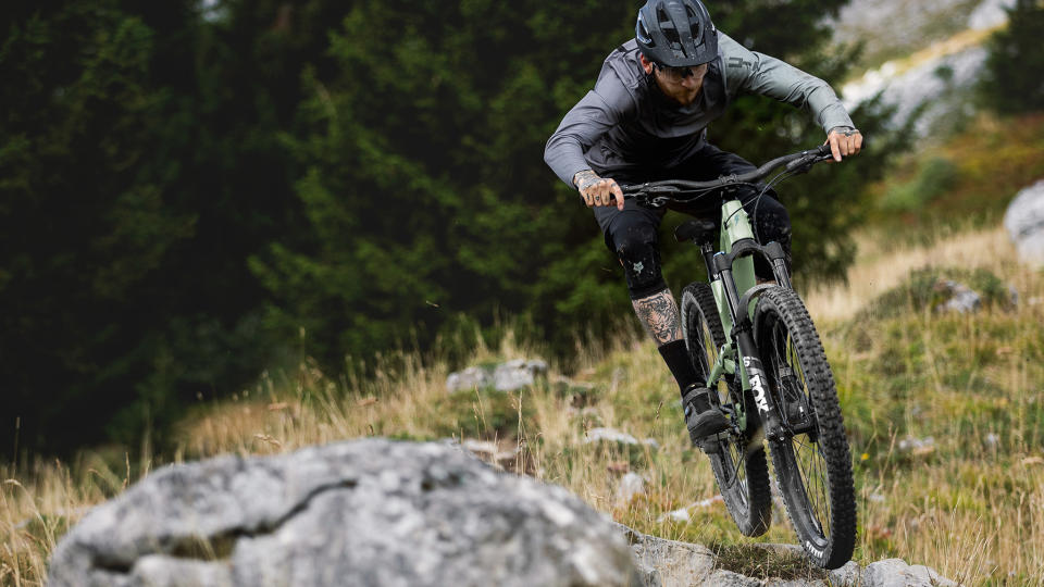 YT Industries Jeffsy Core 3 on rocky section of trail