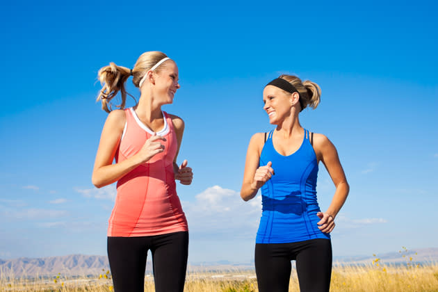 Laufen macht glücklich! Mediziner setzen den Sport sogar bei der Behandlung von Drogenabhängigen und Depressiven ein.