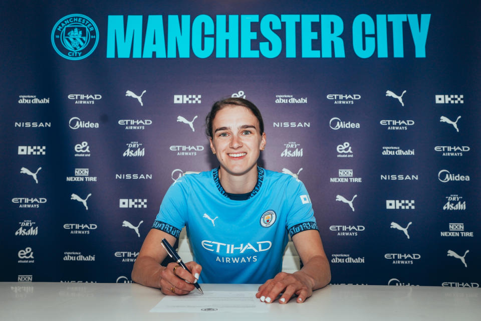 Vivianne Miedema signs for Man City