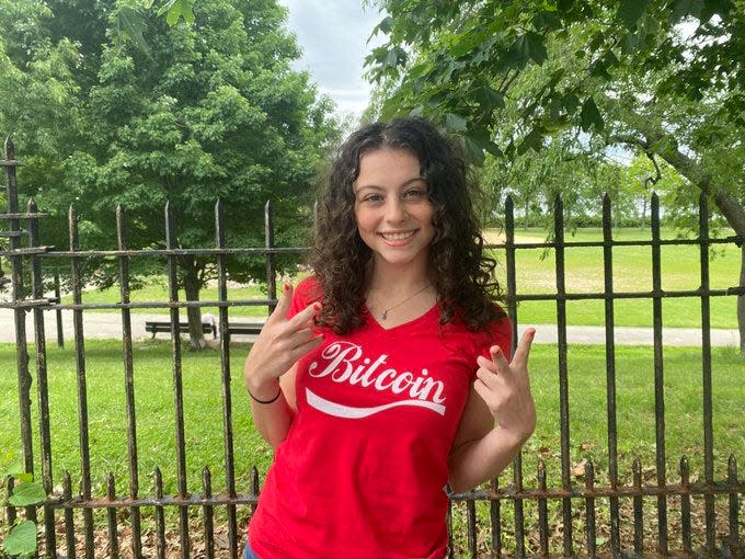 Randi Hipper, 18, is a Gen Z cryptocurrency influencer on social media.