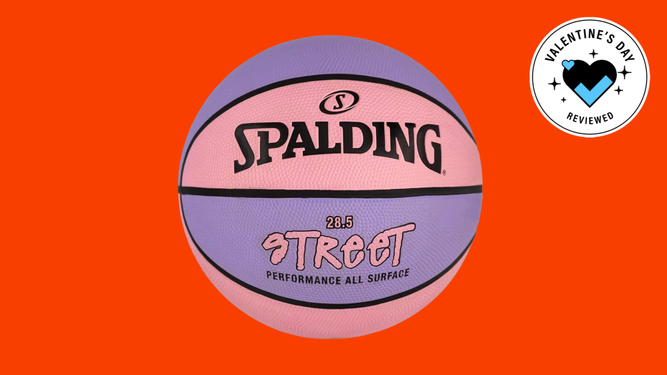 Cheap Valentine’s Day gifts under $25: Spalding Street outdoor basketball