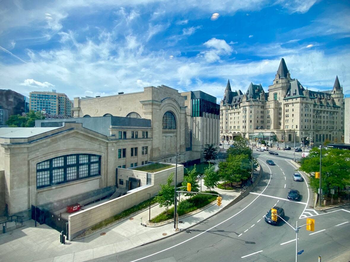 An aerial view of the Senate building in downtown Ottawa. Senators entering the building will have to be fully vaccinated, though a rule for staff has not yet been established. (Christian Patry/Radio-Canada - image credit)