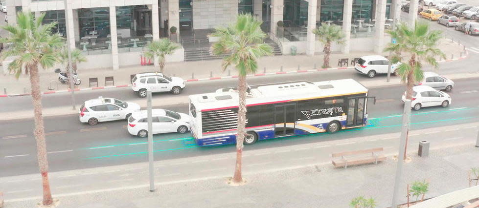 Un bus électrique alimenté via un système de recharge par induction dite « dynamique ».
