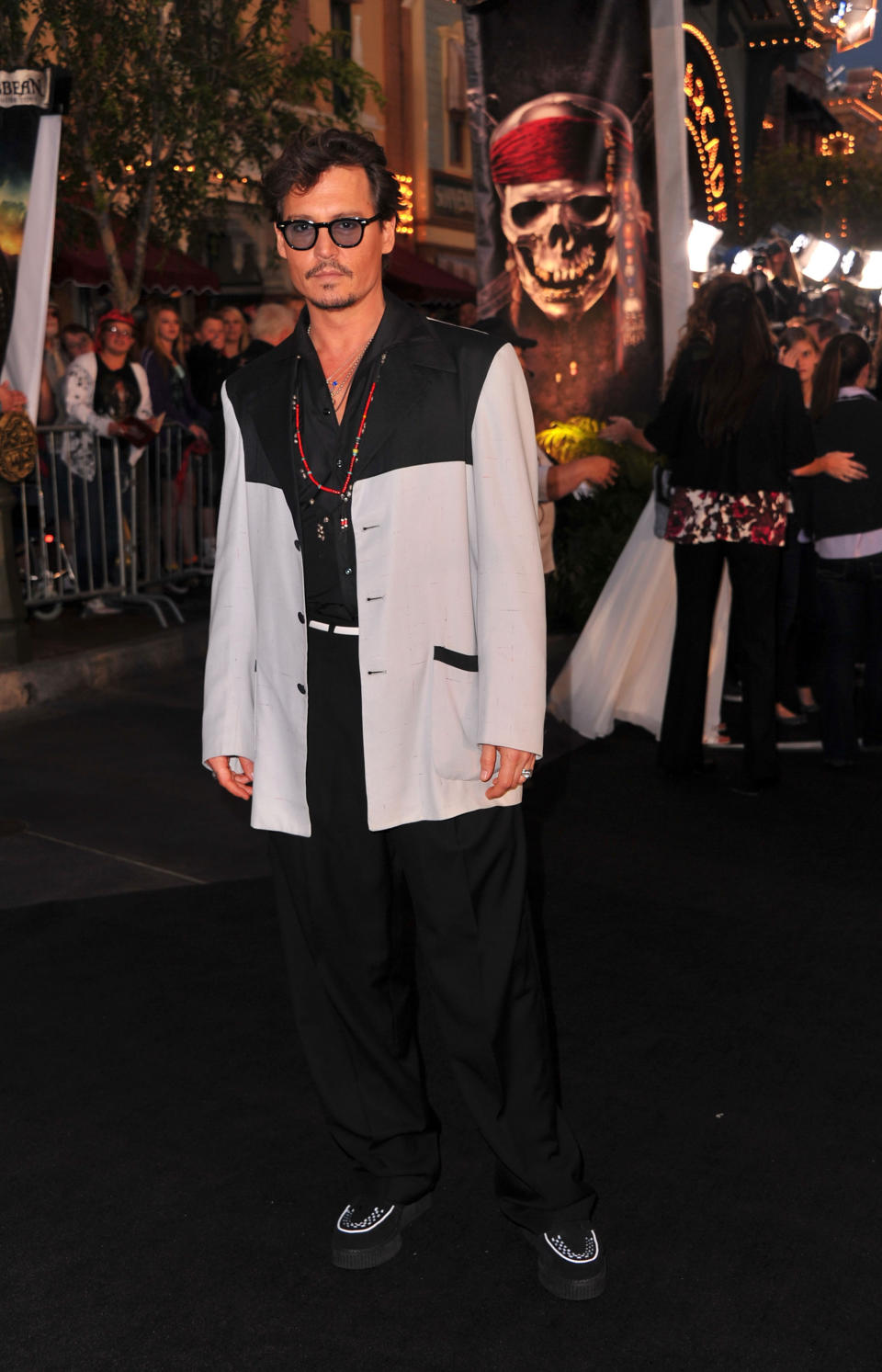 Depp in a cream and black look