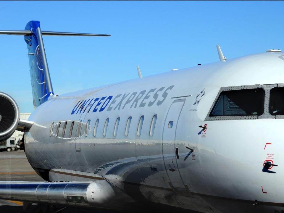 United Airlines Bombardier CRJ 200