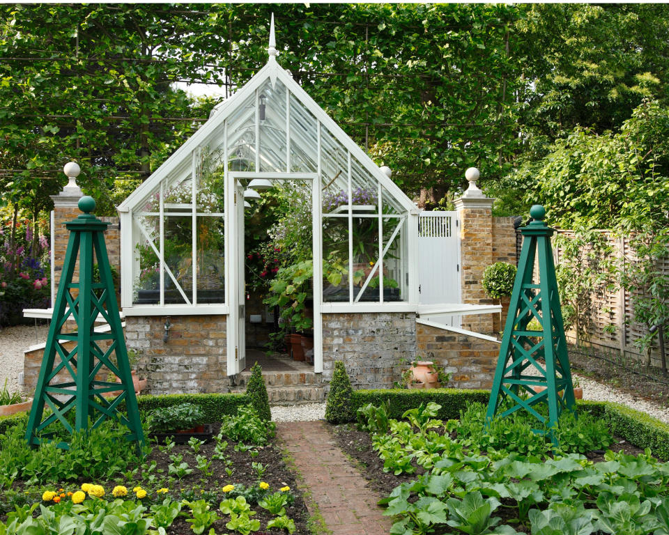 GROW VEGETABLE GARDEN CONTAINER IDEAS IN A GREENHOUSE