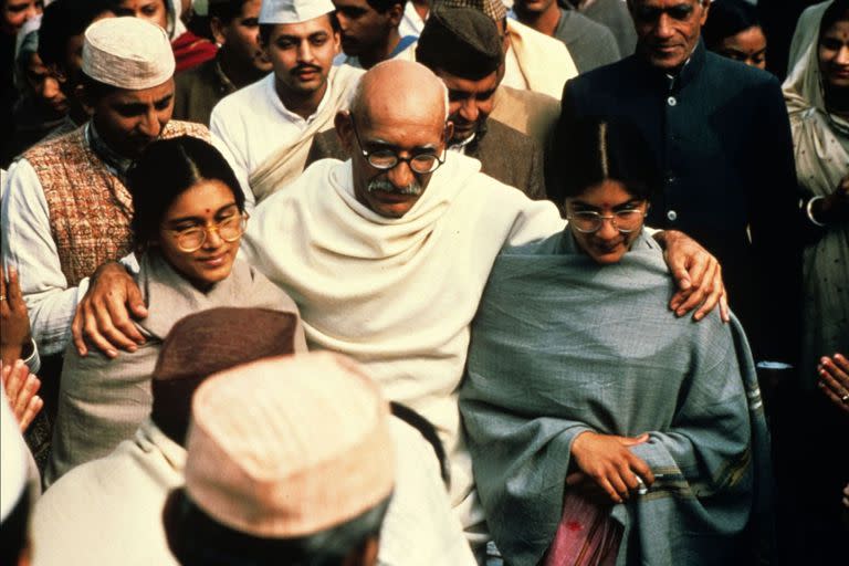 Gandhi: la epopeya de un director obsesionado que luchó con los grandes estudios, marcó un récord histórico y brindó un celebrado retrato del líder pacifista