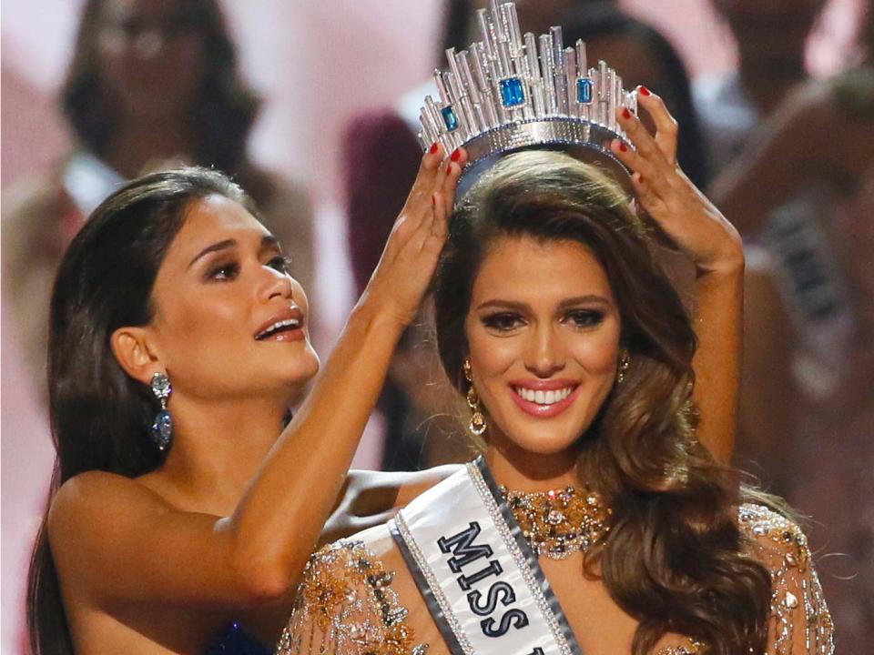 Miss France Iris Mittenaere is crowned the Miss Universe 2016