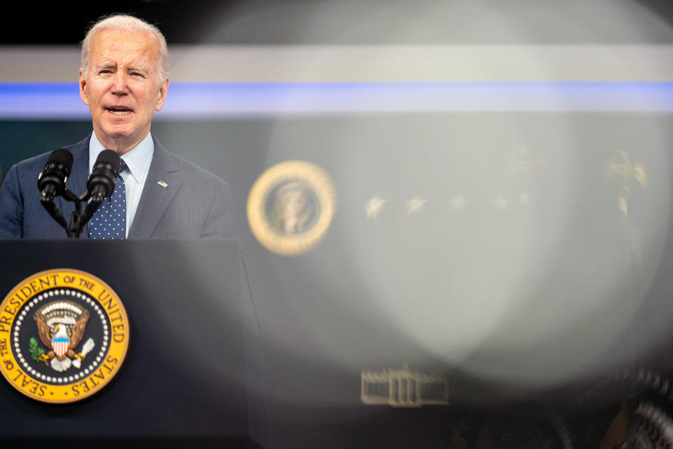 Image: President Biden (Kent Nishimura / Los Angeles Times via Getty Images)