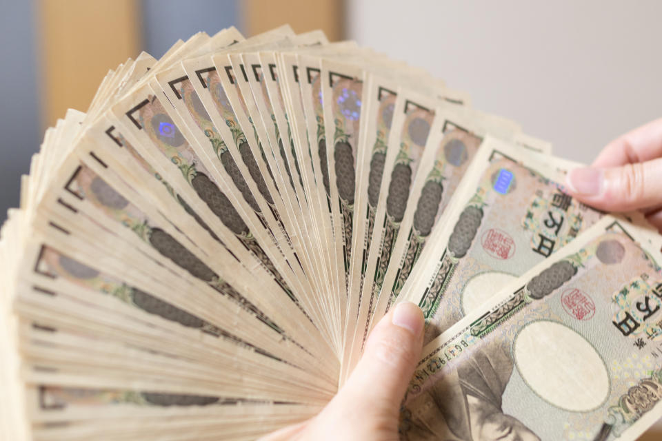 日圓在4月底曾低見過160水平，而一直走軟令到接連有財金官員出口術稱不合理，甚至稱是基於投機行為。