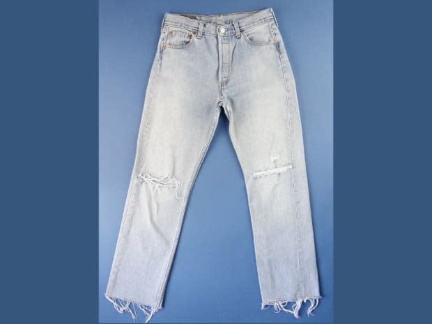 <p>Vintage Levi's, $98, <a href="https://rstyle.me/+1suaWrqyia2bxvmtOCyi3w" rel="nofollow noopener" target="_blank" data-ylk="slk:available here;elm:context_link;itc:0;sec:content-canvas" class="link ">available here</a>.</p>