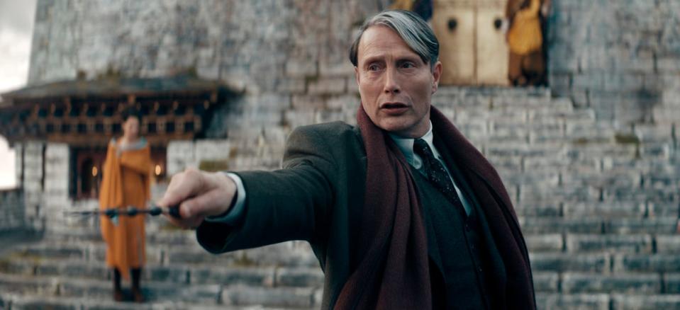 Mads Mikkelsen in ‘Fantastic Beasts: The Secrets of Dumbledore’ (© 2020 Warner Bros. Entertainment Inc. All Rights Reserved)