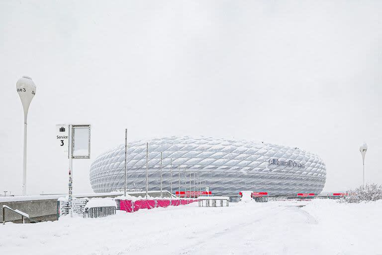 Llegar al Allianz Arena era una misión casi imposible este sábado en medio de una furiosa nevada.