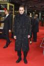 <p>Hot or not? Robert Pattinson überrascht bei der diesjährigen Berlinale mit einem ungewohnten neuen Look: Glatt-gegelte Haare, schwarzer Rollkragenpulli und dazu einen trendy Coat von Dior Homme. Nur der düstere Blick und die vornehme Blässe erinnern an vergangene “Twilight”-Zeiten. </p>