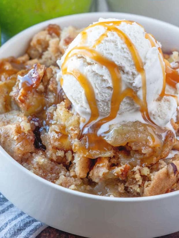 <p><a href="https://www.thecountrycook.net/easy-apple-cobbler-recipe/" rel="nofollow noopener" target="_blank" data-ylk="slk:The Country Cook;elm:context_link;itc:0;sec:content-canvas" class="link ">The Country Cook</a></p>