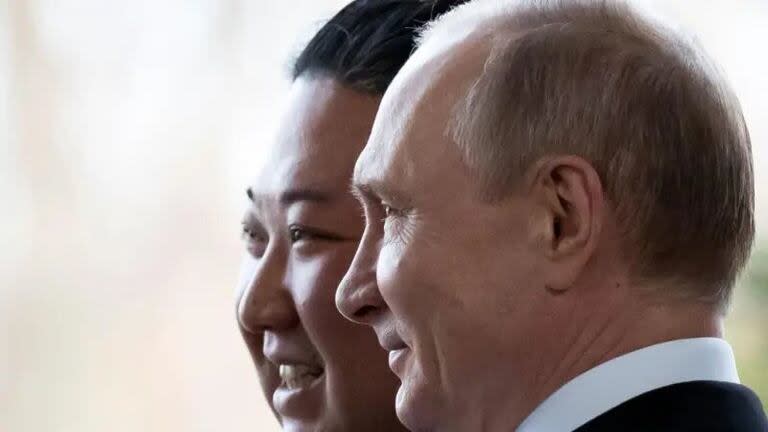 Vladimir Putin y Kim Jong-un vienen acercándose por su alianza militar