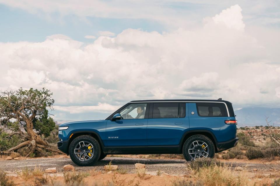 rivian r1s