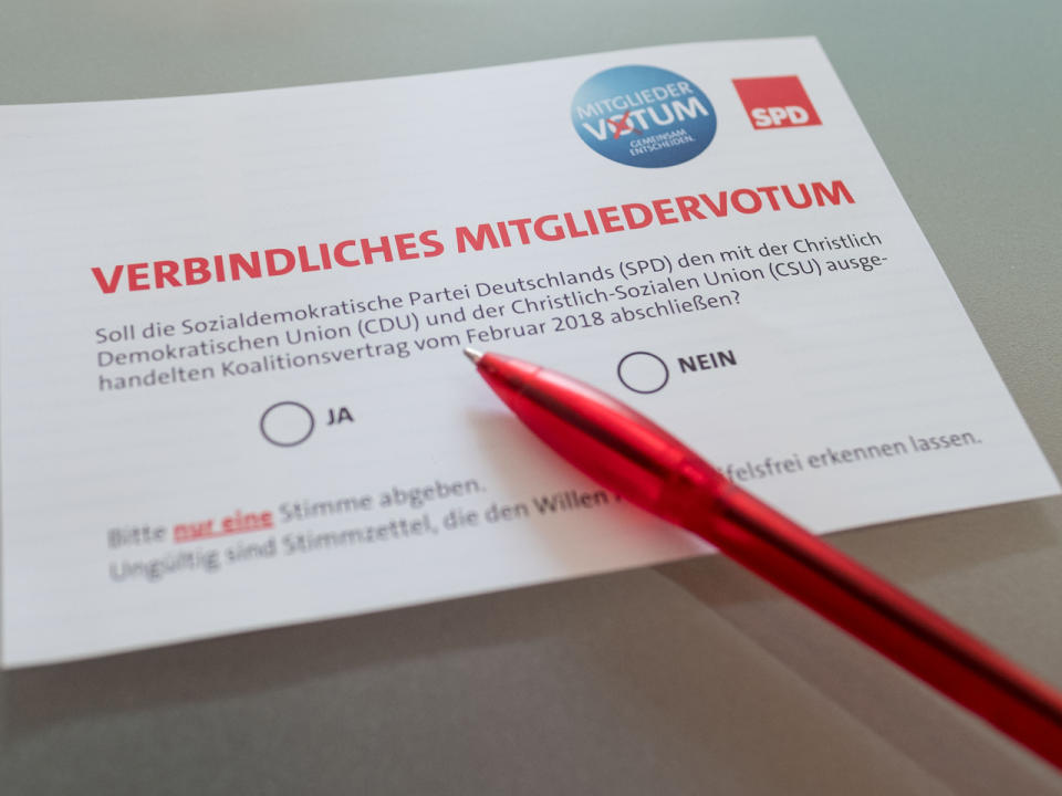 Ja oder Nein zur GroKo? SPD-Mitglieder dürfen darüber nun abstimmen. (Bild-Copyright: Peter Steffen/dpa)