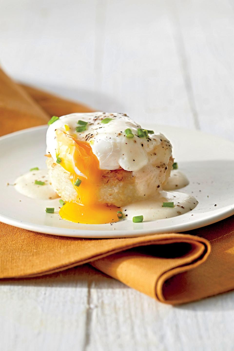 Grits Cakes with Poached Eggs and Country Gravy