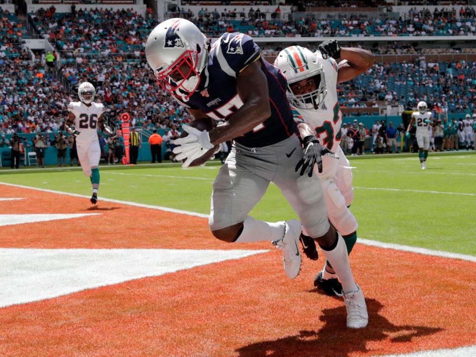 Antonio Brown scores his first and only touchdown for the New England Patriots.