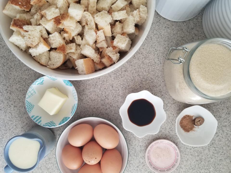 Ingredients for Eggnog pudding.