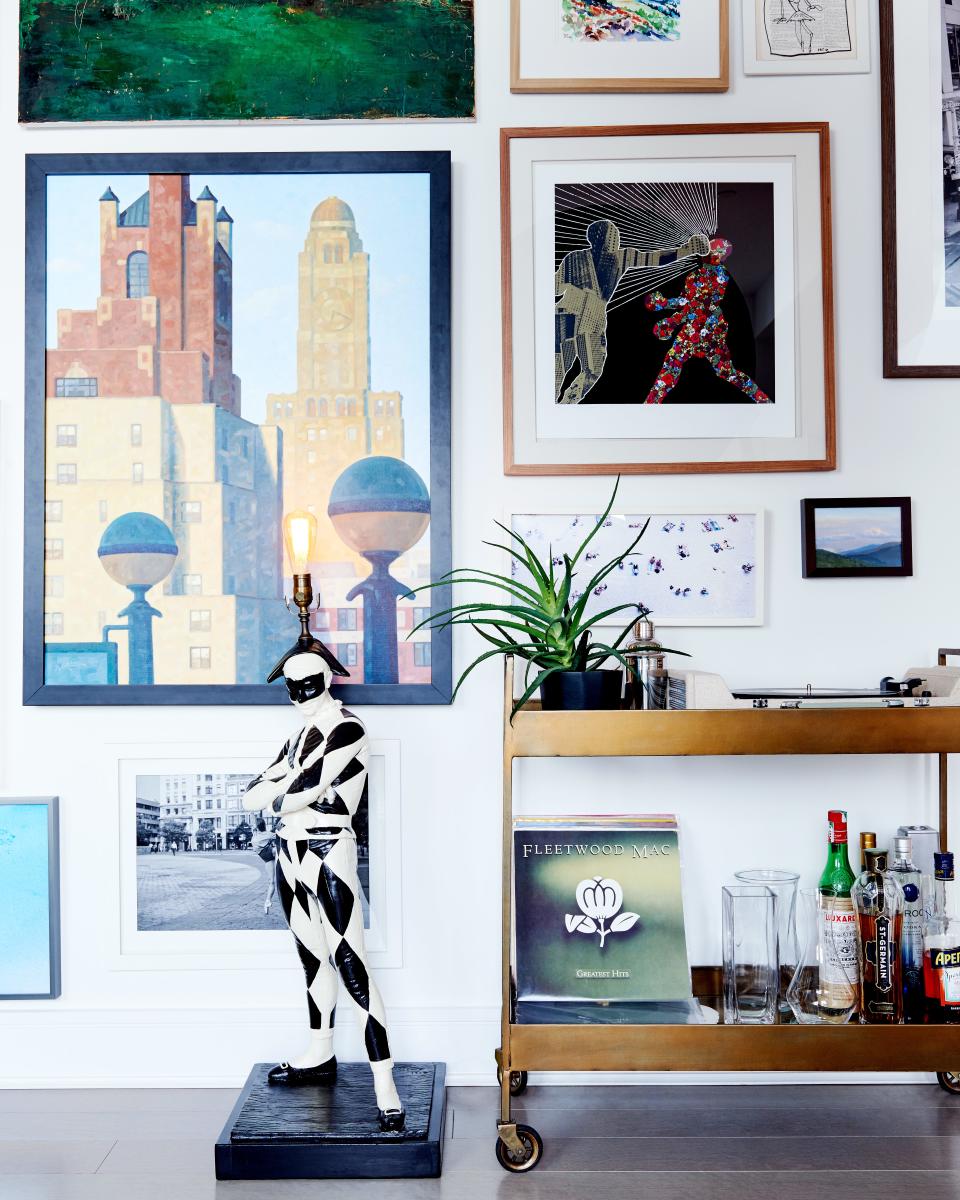 Just out of view is one of Isabella’s most prized possessions: a still life of a seashell by her friend Zoë Ghertner. She and Dan love having artwork by their friends all over the apartment.