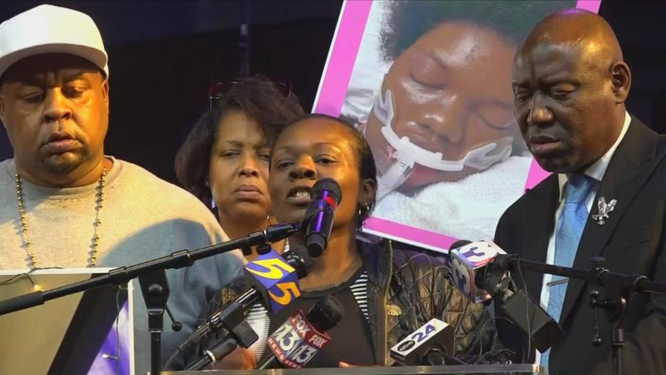 PHOTO: Shona Garner appears at a Nov. 29, 2023, news conference with her attorney Ben Crump to demand answers on how her 17-year-old daughter, Alegend Jones, died while in the custody of the Youth Villages home in the Memphis suburb of Bartlett. (WATN)