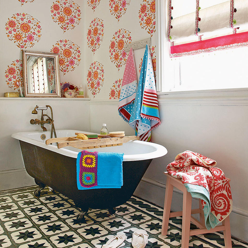 How to wallpaper a bathroom