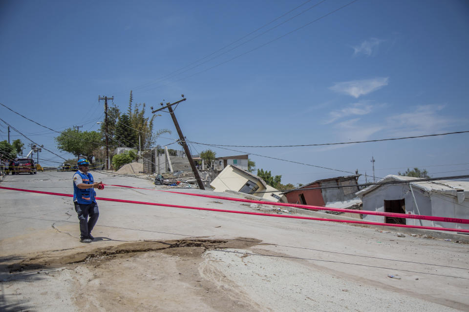 FOTOS | Falla geológica colapsa casas en Tijuana