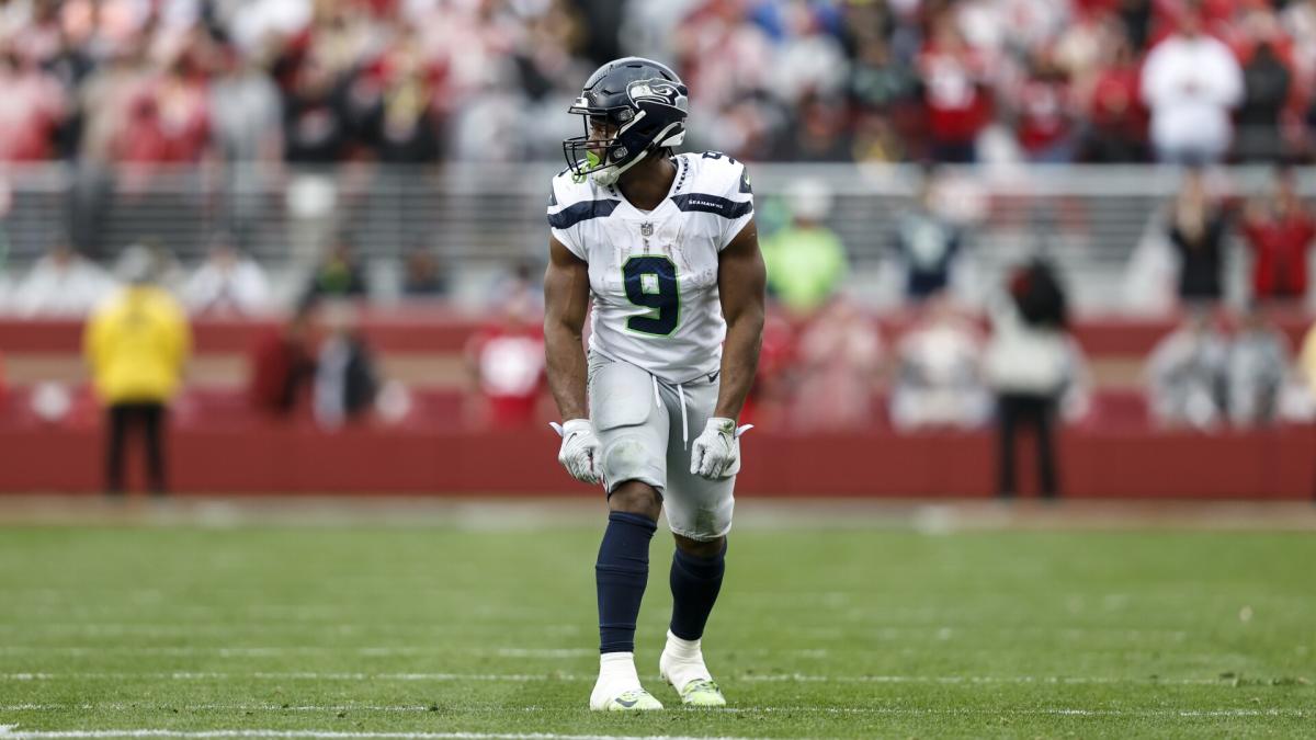 Seahawks wary of Walker, Charbonnet injuries as camp rolls on - ESPN