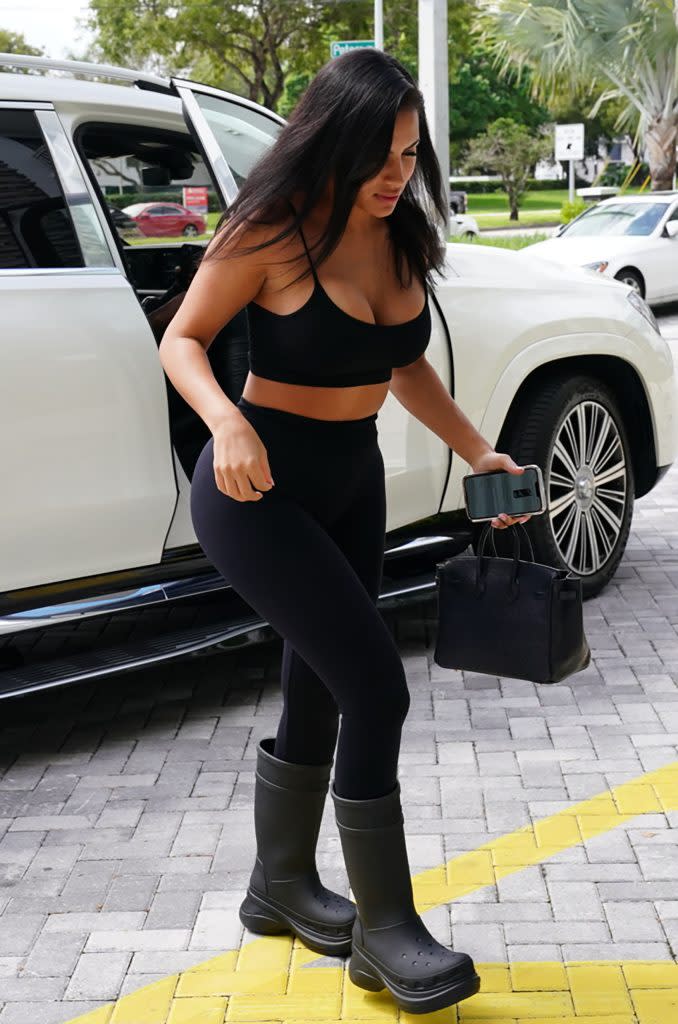 Kanye West drops off new girlfriend Chaney Jones in Miami on March 1, 2022. - Credit: Pichichipixx.com / SplashNews.com