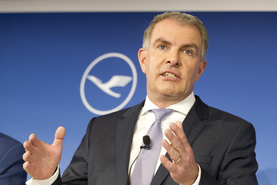 Wie kann sich die deutsche Lufthansa verbessern? Vorstandsvorsitzender Carsten Spohr erklärt, wie die Airline Kunden zufriedener stimmen will. - Copyright: TF-Images/Getty Images