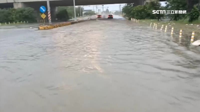 雲林多處地區傳出淹水災情。