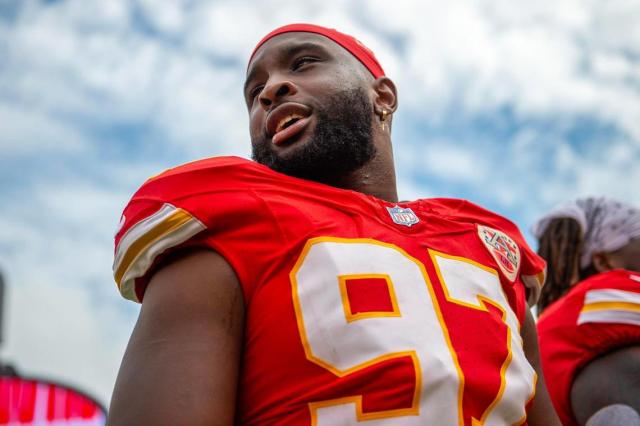 Kansas City Chiefs Wearing NKH Patch on Jersey for 2023 Season