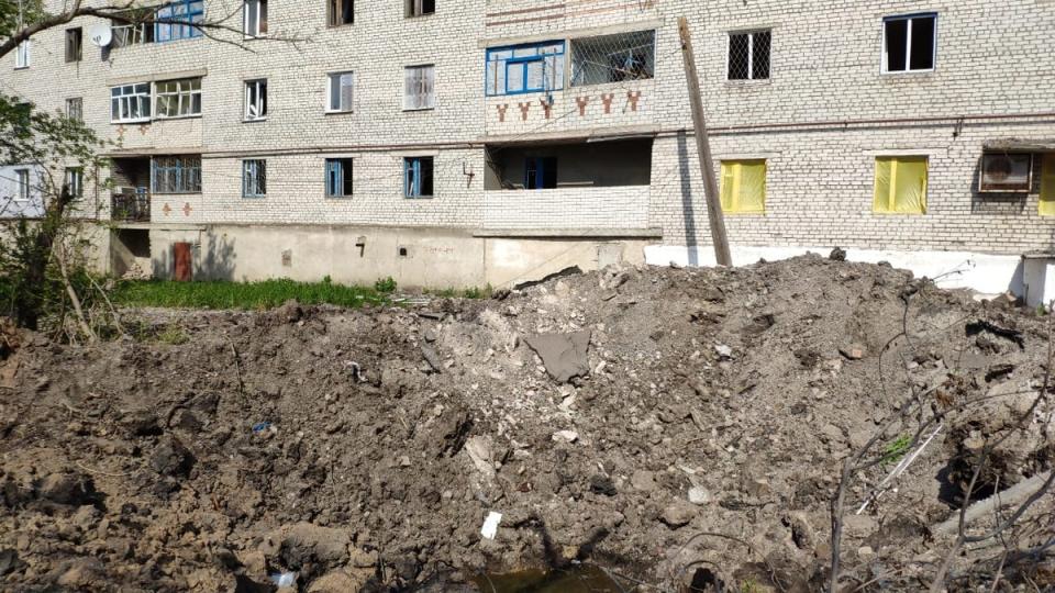A huge Russian bomb crater close to a residential block in Siversk, eastern Ukraine (Supplied)