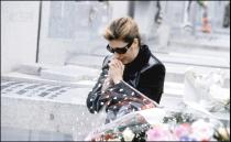 <p>En 2002 la peluquería continuaba visitando la tumba de a su marido fallecido, Pedro Carrasco.</p>