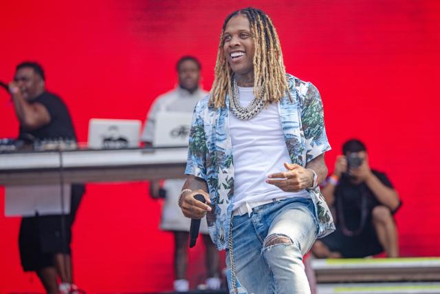 Lil Durk proposes during concert