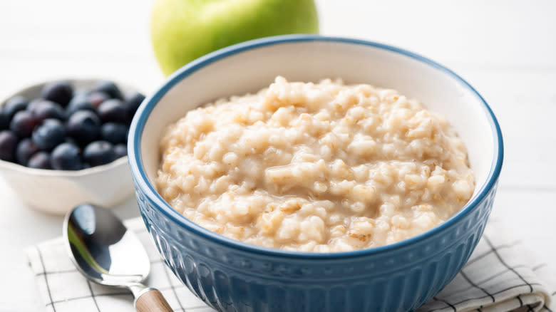 bowl of plain oatmeal